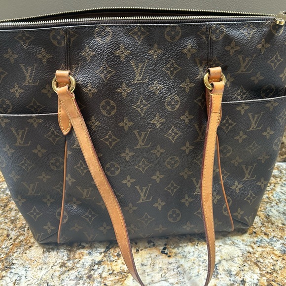 Louis Vuitton Totally MM bag - Picture 2 of 12